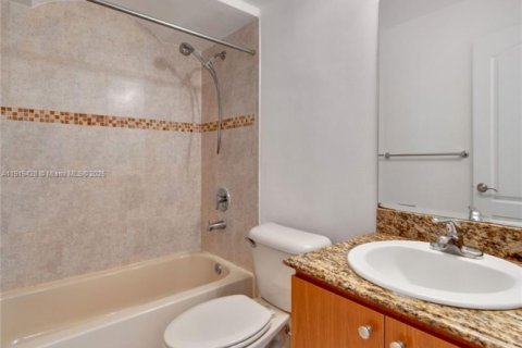 Снять в аренду кондоминиум в Майами, Флорида 2 спальни, 61.69м2, № 1975157 - фото 12