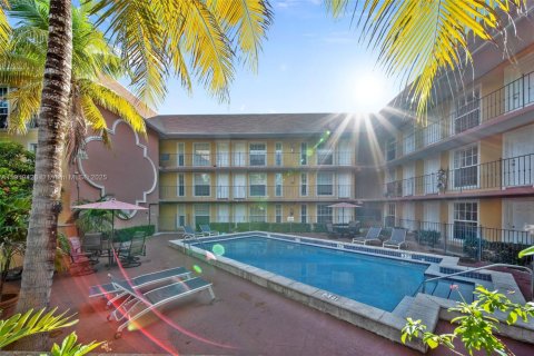 Снять в аренду кондоминиум в Майами, Флорида 2 спальни, 61.69м2, № 1975157 - фото 15