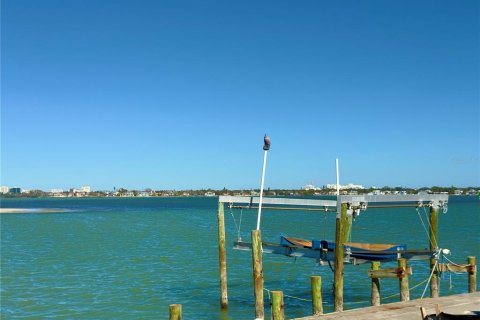 House in Sarasota, Florida 5 bedrooms, 450.85 sq.m. № 1531589 - photo 13