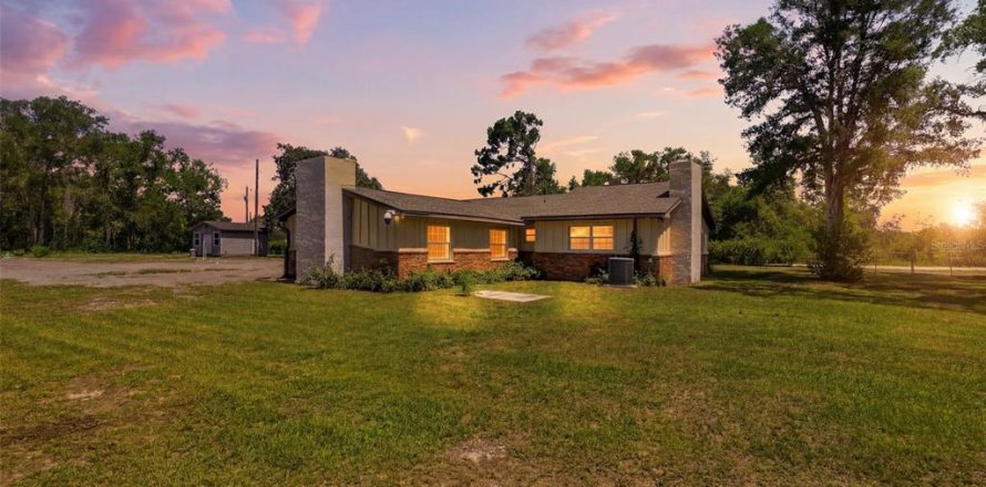 Villa ou maison à Spring Hill, Floride 3 chambres, 187.11 m2 № 2210451
