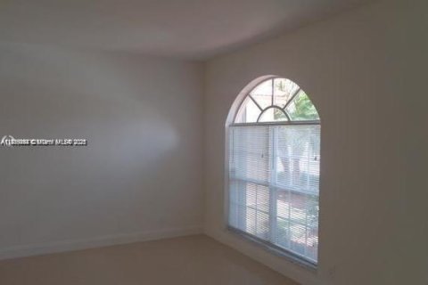 Villa ou maison à louer à Margate, Floride: 4 chambres, 240.9 m2 № 1983365 - photo 12