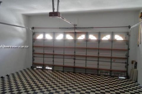 Villa ou maison à louer à Margate, Floride: 4 chambres, 240.9 m2 № 1983365 - photo 22