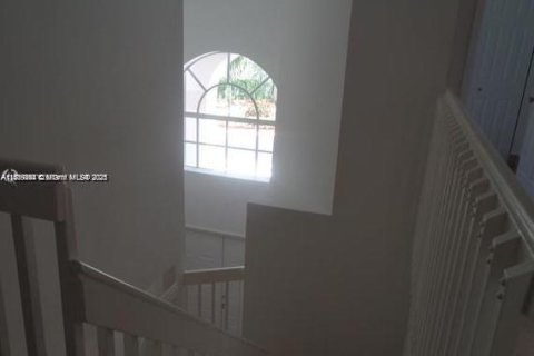 Villa ou maison à louer à Margate, Floride: 4 chambres, 240.9 m2 № 1983365 - photo 11