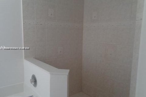 Villa ou maison à louer à Margate, Floride: 4 chambres, 240.9 m2 № 1983365 - photo 15