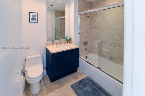 Condominio en venta en Miami, Florida, 2 dormitorios, 198.72 m2 № 1785846 - foto 9