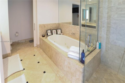 Condominio en venta en Miami, Florida, 2 dormitorios, 198.72 m2 № 1785846 - foto 14