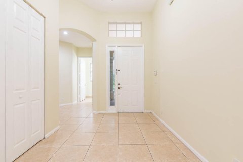 Villa ou maison à louer à Lake Worth, Floride: 4 chambres, 249.91 m2 № 1230209 - photo 1