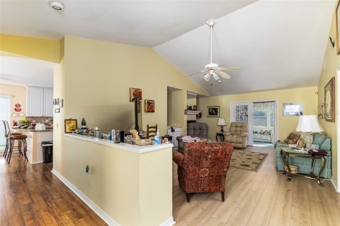 House in Winter Haven, Florida 2 bedrooms, 157.1 sq.m. № 1574727 - photo 3