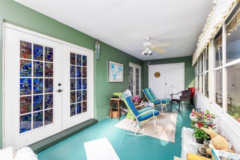 House in Winter Haven, Florida 2 bedrooms, 157.1 sq.m. № 1574727 - photo 24