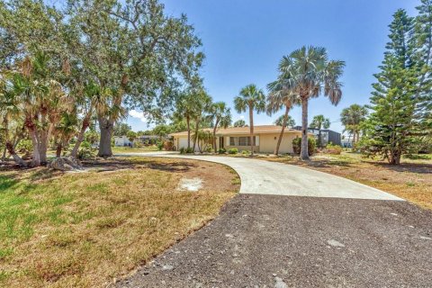 House in Placida, Florida 4 bedrooms, 168.8 sq.m. № 1746560 - photo 8