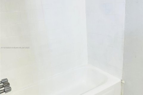 Condominio en venta en Sunrise, Florida, 2 dormitorios, 116.31 m2 № 1874535 - foto 8