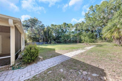House in Tampa, Florida 3 bedrooms, 186.27 sq.m. № 2150839 - photo 2