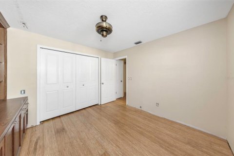 House in Tampa, Florida 3 bedrooms, 186.27 sq.m. № 2150839 - photo 17