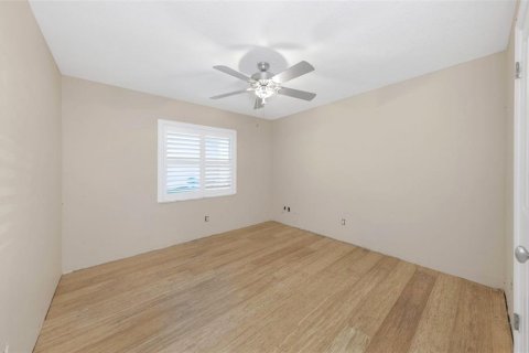 House in Tampa, Florida 3 bedrooms, 186.27 sq.m. № 2150839 - photo 14