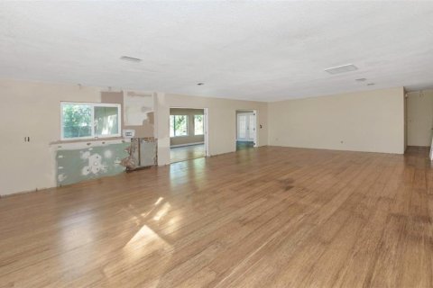 House in Tampa, Florida 3 bedrooms, 186.27 sq.m. № 2150839 - photo 8