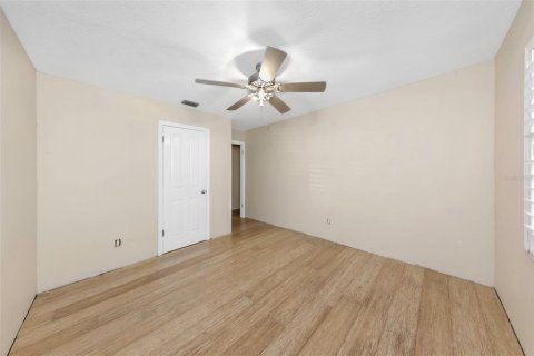 House in Tampa, Florida 3 bedrooms, 186.27 sq.m. № 2150839 - photo 15