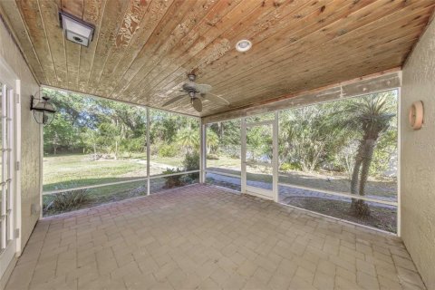 House in Tampa, Florida 3 bedrooms, 186.27 sq.m. № 2150839 - photo 19