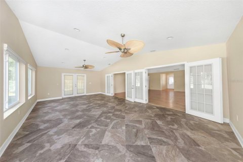 House in Tampa, Florida 3 bedrooms, 186.27 sq.m. № 2150839 - photo 10