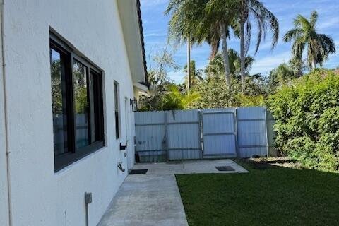 Casa en venta en Pembroke Pines, Florida, 3 dormitorios, 201.04 m2 № 2430151 - foto 30