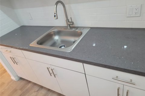 Copropriété à vendre à Pembroke Pines, Floride: 1 chambre, 75.34 m2 № 2006802 - photo 16