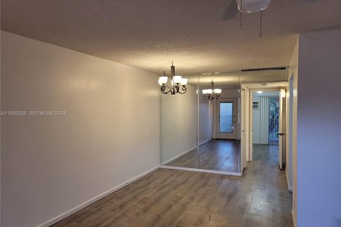 Copropriété à vendre à Pembroke Pines, Floride: 1 chambre, 75.34 m2 № 2006802 - photo 8
