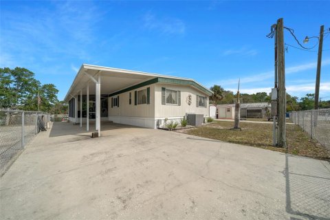 House in Weeki Wachee, Florida 4 bedrooms, 124.86 sq.m. № 1571706 - photo 11
