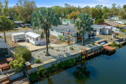 House in Weeki Wachee, Florida 4 bedrooms, 124.86 sq.m. № 1571706 - photo 5