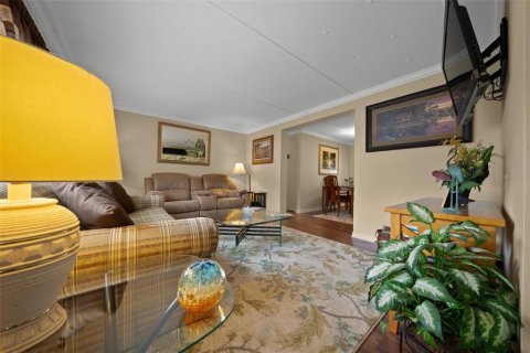 House in Weeki Wachee, Florida 4 bedrooms, 124.86 sq.m. № 1571706 - photo 15