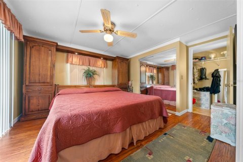 House in Weeki Wachee, Florida 4 bedrooms, 124.86 sq.m. № 1571706 - photo 25