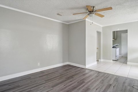 Propiedad comercial en venta en Jacksonville, Florida, 154.59 m2 № 2086226 - foto 2