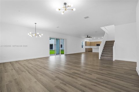 Снять в аренду виллу или дом в Дейви, Флорида 4 спальни, 303.14м2, № 2006572 - фото 14