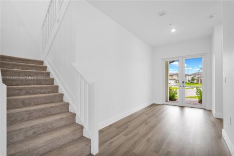 Снять в аренду виллу или дом в Дейви, Флорида 4 спальни, 303.14м2, № 2006572 - фото 10