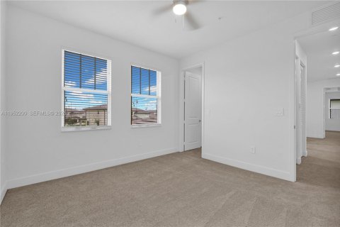 Снять в аренду виллу или дом в Дейви, Флорида 4 спальни, 303.14м2, № 2006572 - фото 29