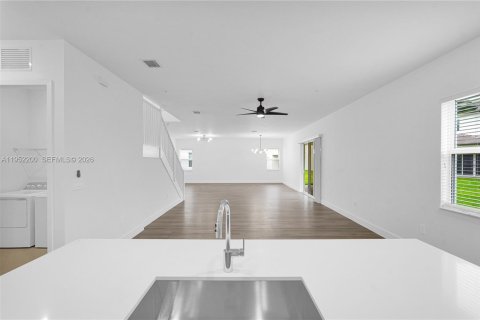 Снять в аренду виллу или дом в Дейви, Флорида 4 спальни, 303.14м2, № 2006572 - фото 20