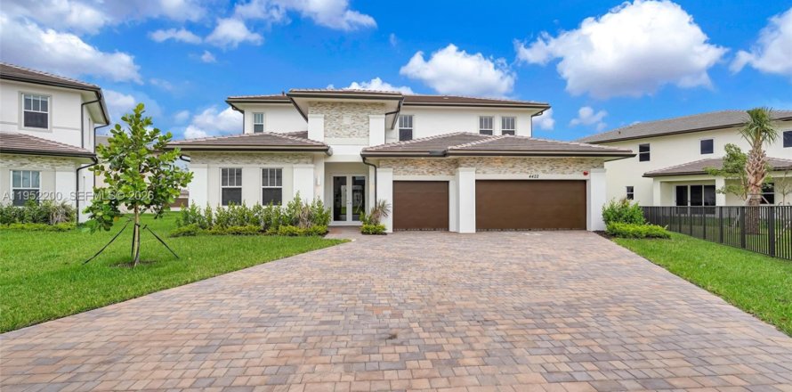 Дом в Дейви, Флорида 4 спальни, 303.14м2 № 2006572