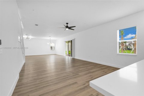 Снять в аренду виллу или дом в Дейви, Флорида 4 спальни, 303.14м2, № 2006572 - фото 15