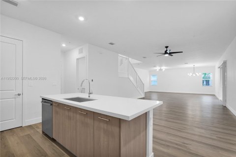 Снять в аренду виллу или дом в Дейви, Флорида 4 спальни, 303.14м2, № 2006572 - фото 18