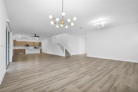 Снять в аренду виллу или дом в Дейви, Флорида 4 спальни, 303.14м2, № 2006572 - фото 12