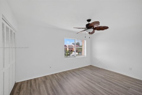 Townhouse in Miami Gardens, Florida 3 bedrooms, 109.44 sq.m. № 1827422 - photo 22