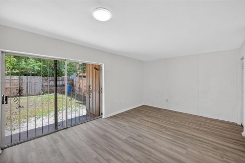 Townhouse in Miami Gardens, Florida 3 bedrooms, 109.44 sq.m. № 1827422 - photo 17