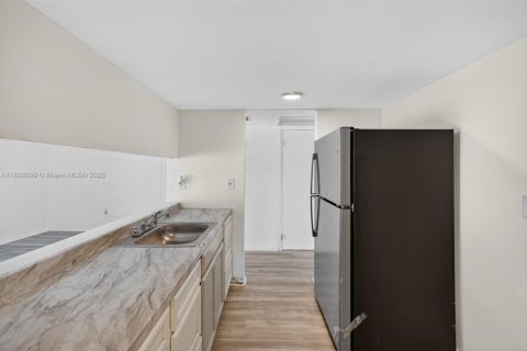 Townhouse in Miami Gardens, Florida 3 bedrooms, 109.44 sq.m. № 1827422 - photo 13