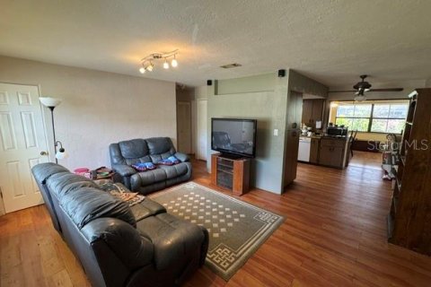 House in Sarasota, Florida 3 bedrooms, 153.66 sq.m. № 2113239 - photo 6