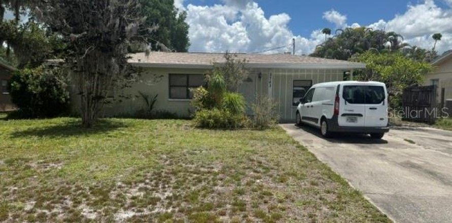 House in Sarasota, Florida 3 bedrooms, 153.66 sq.m. № 2113239