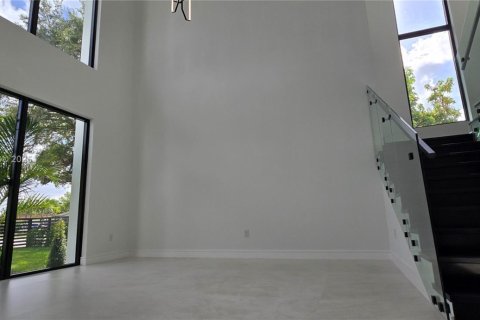 Casa en venta en Miami, Florida, 4 dormitorios, 423.63 m2 № 1872439 - foto 11