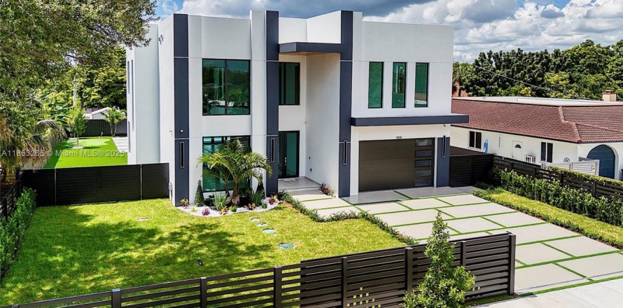 Casa en Miami, Florida 4 dormitorios, 423.63 m2 № 1872439