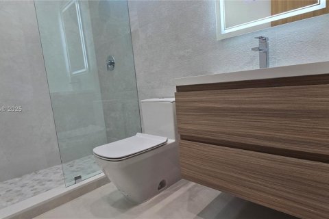 Casa en venta en Miami, Florida, 4 dormitorios, 423.63 m2 № 1872439 - foto 29