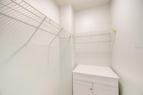 Condo in Mulberry, Florida, 2 bedrooms  № 1857841 - photo 9