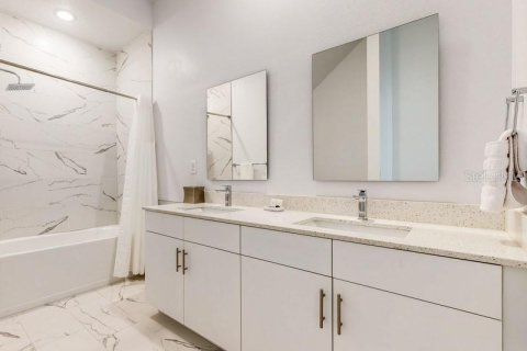 Adosado en venta en Davenport, Florida, 4 dormitorios, 155.24 m2 № 2212315 - foto 13
