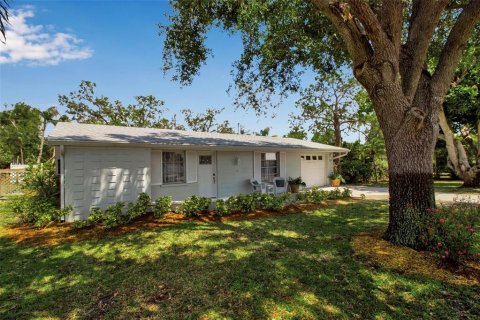 House in Bradenton, Florida 3 bedrooms, 126.35 sq.m. № 1718851 - photo 1