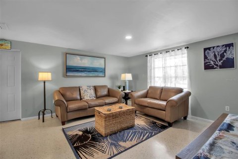 House in Bradenton, Florida 3 bedrooms, 126.35 sq.m. № 1718851 - photo 9